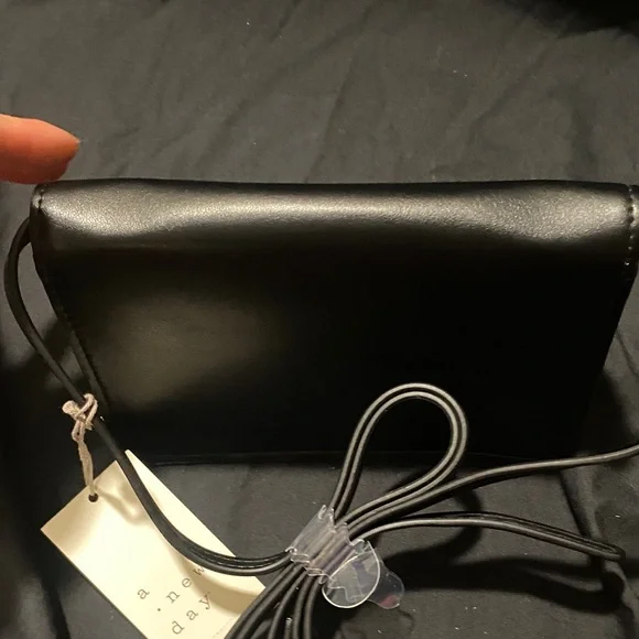 A new day black Crossbody Bag - Picture 6 of 6